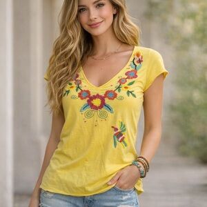 Johnny Was Embroidered Floral "Love" Yellow T-Shirt Size Large